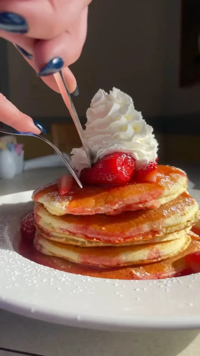 ❤️🥞🍓Sweeten your weekend with strawberry tall cakes and our $5 Love At First Sip drink special 🥂 Gluten-free pancakes available upon request. Celebrate your love with us this Valentine’s Day at Wild Eggs! 

*Carmel offering wine-based margarita
*Drink special not offered at Bowling Green/Greenwood locations